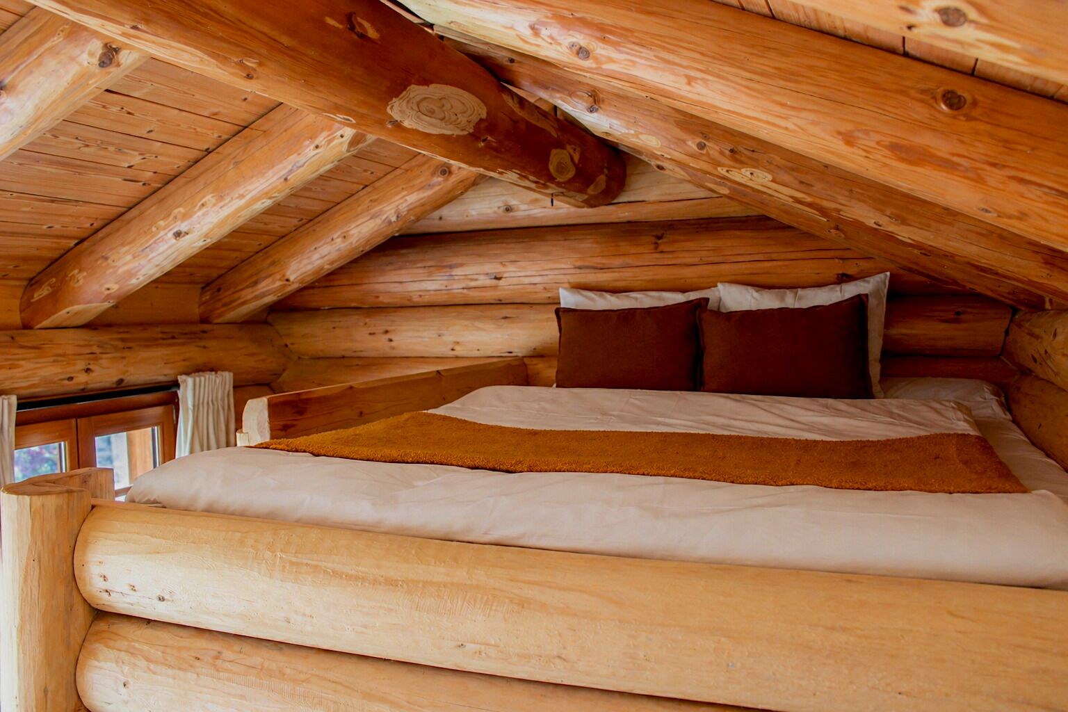 Exclusive Cabin, 1 Bedroom, Mountain View | 1 bedroom, premium bedding, individually decorated