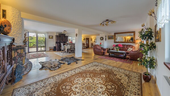 Willa (34) | Living area