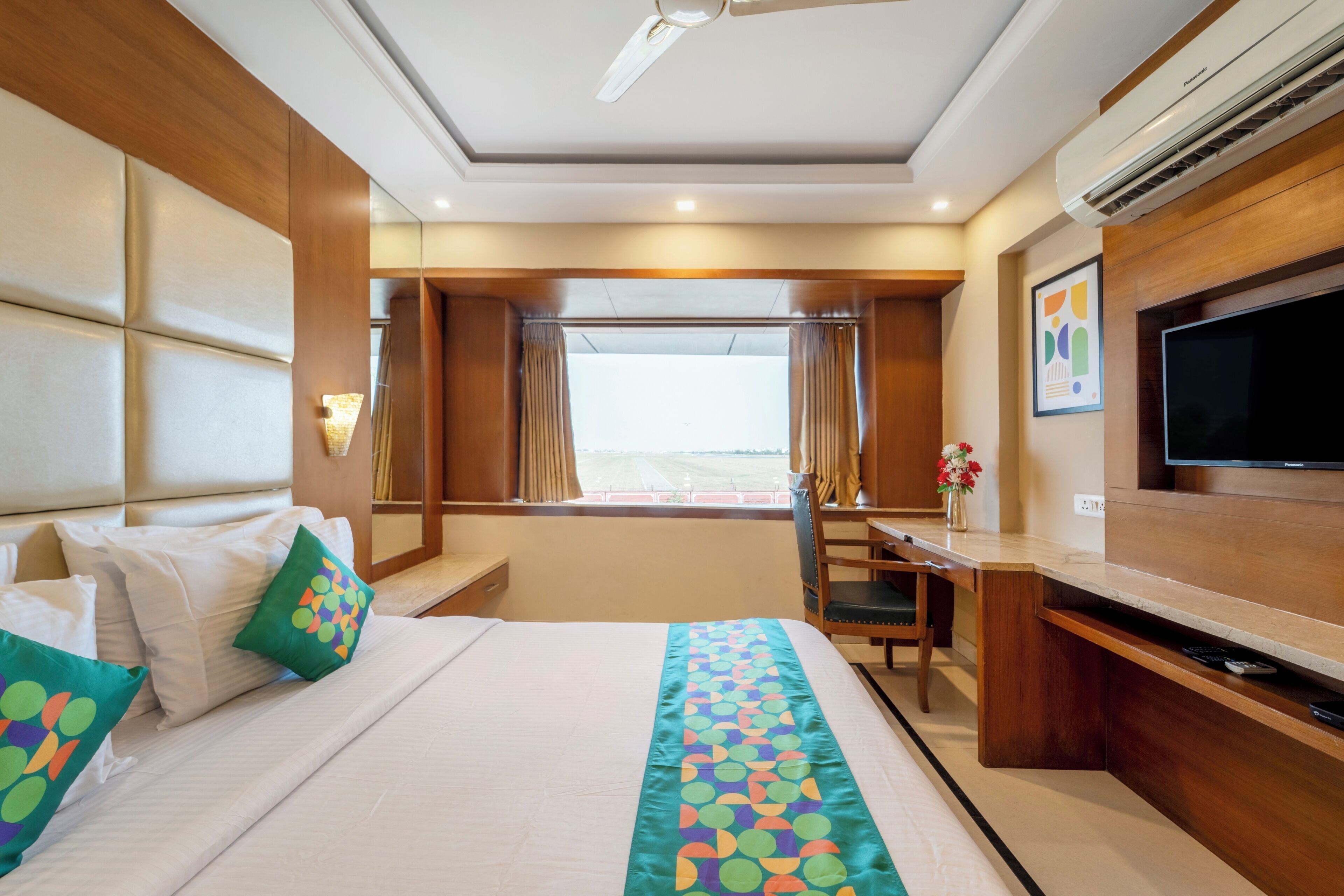 Deluxe Double Room | Iron/ironing board