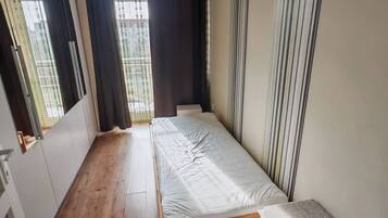 Apartment, 2 Bedrooms, Smoking, Balcony | 2 bedrooms