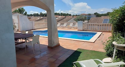 Casa Sol piscina Privada y Wifi gratis