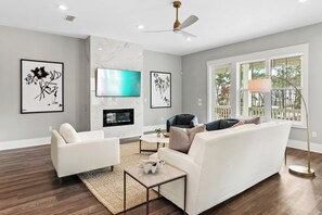 Smart TV, fireplace, offices - Rooftop Hot Tub + Gulf Views • Bikes + Pool Access + Near Beach | Sea Dweller (Inlet Beach)