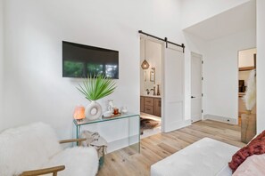 4 chambres, fer et planche à repasser, lit parapluie, Wi-Fi gratuit