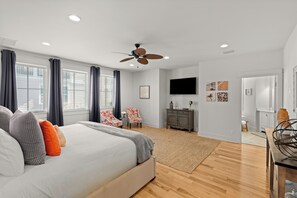 5 soverom, strykejern/-brett, reiseseng for barn og wi-fi (inkludert)