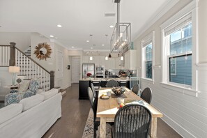 Dining - Three Times The Fun by AvantStay | Blue Mountain | Pool + Pet-Friendly (Santa Rosa Beach)