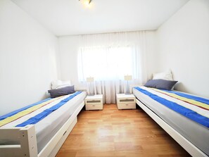 2 chambres, fer et planche Ă repasser, Wi-Fi, literie fournie