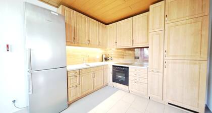 Stadtnahe Wohlfühlwohnung in ruhiger Lage – mit WLAN & Smart-TV