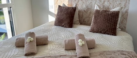 1 غرفة نوم ومكواة/لوح كي وواي فاي وملاءات أسرّة