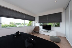 4 bedrooms, free WiFi, bed sheets