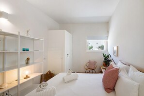 2 bedrooms, iron/ironing board, free WiFi, bed sheets