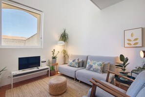 TV