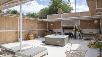 Deluxe Apartment, Hot Tub | Terrace/patio