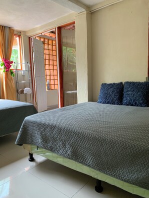 1 bedroom, WiFi, bed sheets - Cozy 1-bedroom apartment with WiFi, AC and Pool in Playa Chiquita (Limón)