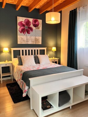 1 chambre, fer et planche à repasser, lit parapluie, Wi-Fi gratuit