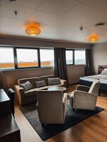 Family Double Room | Desk, laptop workspace, soundproofing, free WiFi