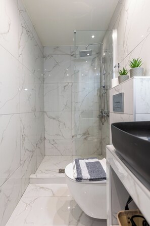 Double Room, City View | Bathroom - Nobia 8 (Athens)