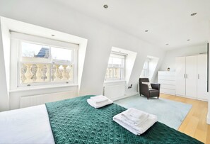 Apartment | 3 bedrooms, free WiFi, bed sheets