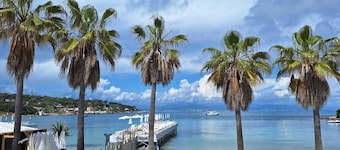 29m² Cap d'Antibes, Sea view, Swimming pool, Free private parking, 10mn walk to beach