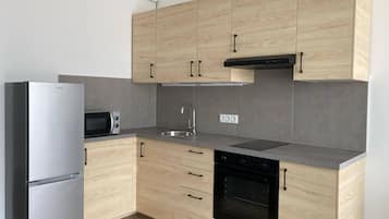 Studio, Multiple Bedrooms, Smoking, Balcony | Interior