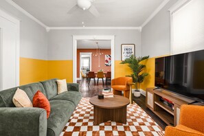 تلفزيون ذكي، مدفأة، ستيريو