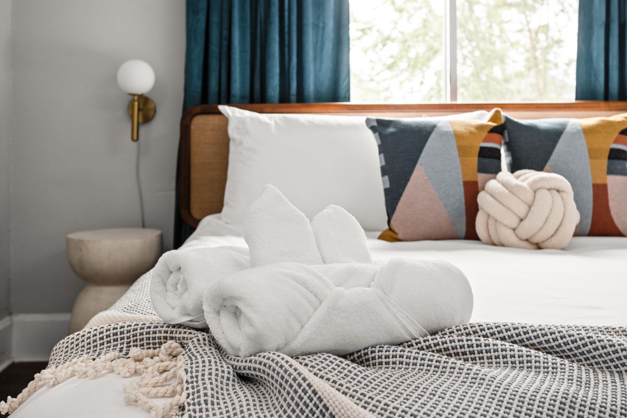 4 bedrooms, desk, free WiFi, bed sheets