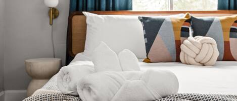 4 chambres, bureau, Wi-Fi gratuit, draps fournis