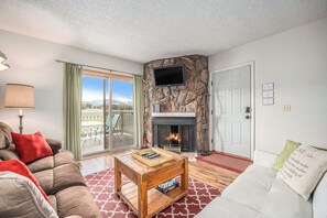 TV, fireplace, offices