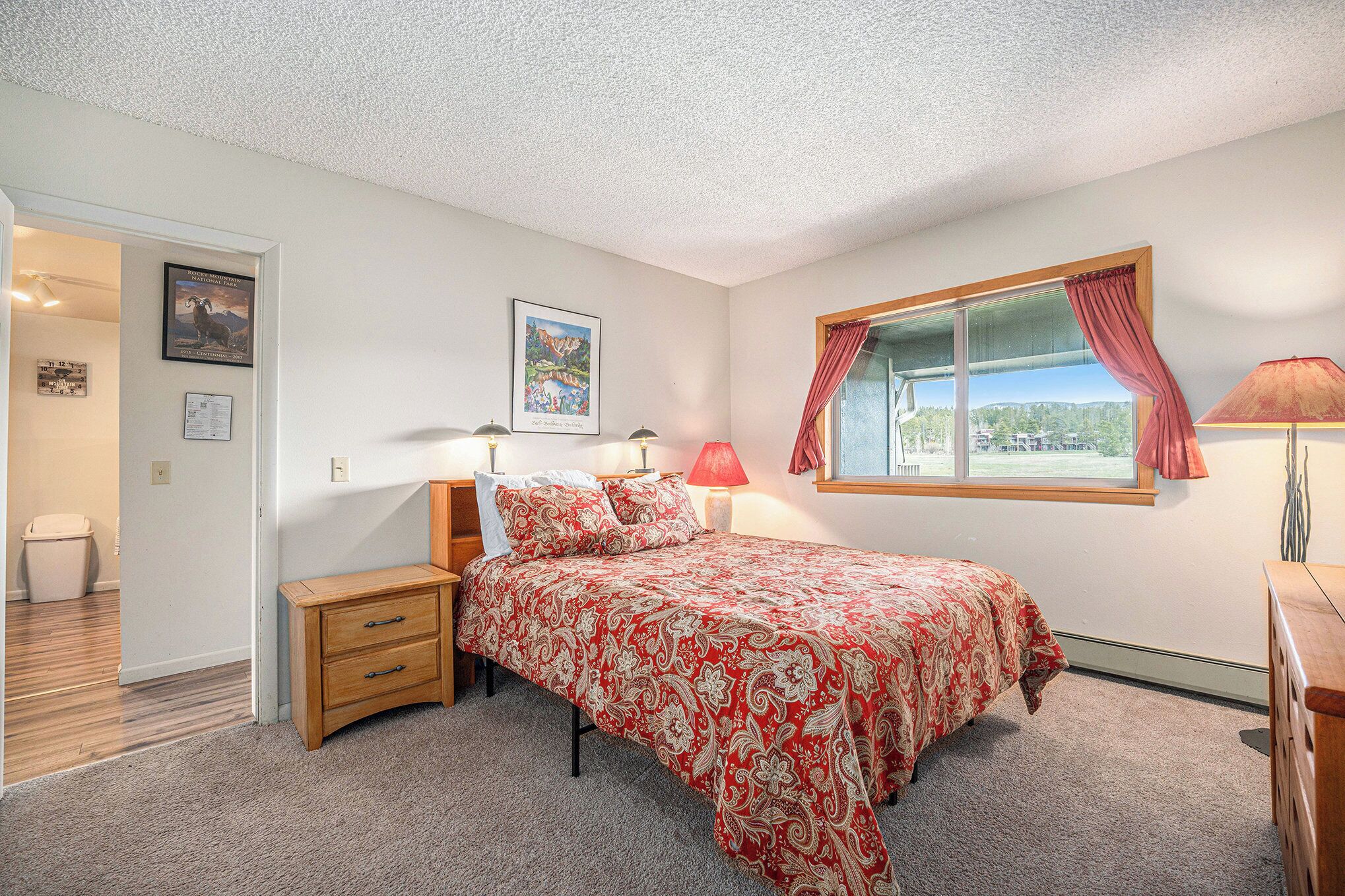 2 Schlafzimmer, Schreibtisch, Bügeleisen/Bügelbrett, kostenloses WLAN