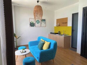 Superior Double Room | Free WiFi, bed sheets - The H House Quy Nhơn (Quy Nhon)