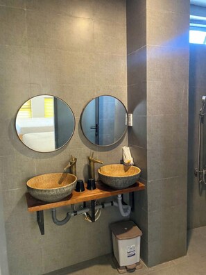 Bathroom - The H House Quy Nhơn (Quy Nhon)