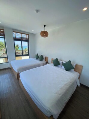 Family Room, Beachfront