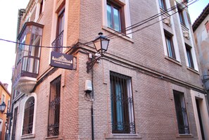 Front of property - Posada San Ginés (Toledo)