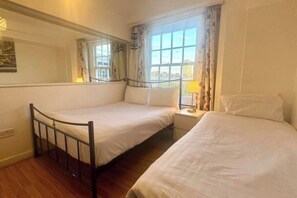 2 slaapkamers, een strijkplank/strijkijzer, wifi, beddengoed