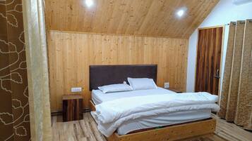 Blackout curtains, iron/ironing board, free WiFi