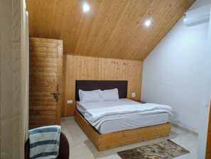 Deluxe Single Room, Balcony, River View | Blackout drapes, iron/ironing board, free WiFi - Blue Sheep Resort & Restaurant  (Dunda)