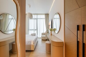 1 bedroom, WiFi, bed sheets - Luxury branded apartment in Dubai Creek Harbour with stunning Creek Beach view. (Dubai)