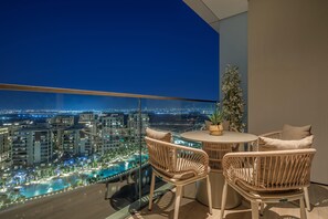 Outdoor dining - Luxury branded apartment in Dubai Creek Harbour with stunning Creek Beach view. (Dubai)