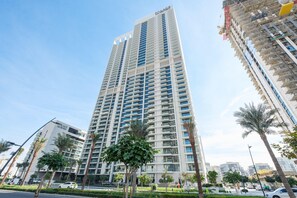 Exterior - Luxury branded apartment in Dubai Creek Harbour with stunning Creek Beach view. (Dubai)