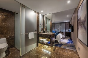 Comfort Double Room, Hill View | Bathroom | Slippers - CNHOL RADIENT HOTEL (Shenzhen)