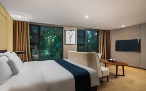 Business Studio Suite, Hill View | Blackout drapes, soundproofing, iron/ironing board, free WiFi - CNHOL RADIENT HOTEL (Shenzhen)
