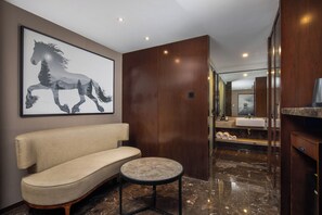 Businessstudiosviitti, näköala mäelle | Pimennysverhot, äänieristys, silitysrauta/-lauta, ilmainen Wi-Fi