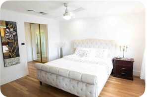 5 bedrooms, iron/ironing board, WiFi, bed sheets