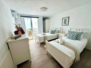 2 bedrooms, iron/ironing board, free WiFi, bed sheets - Casa Caladero a brilliant apartment in El Golfo with 2 bedrooms, Wifi, and AC (El Golfo)