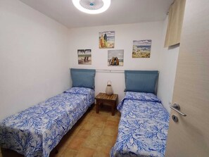 2 室のベッドルーム、アイロン / アイロン台、WiFi、ベッドシーツ