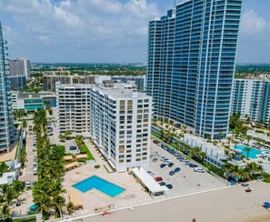 Exterior - Relax in Stylish 2BR Hollywood Condo – WiFi, Parking, Beachfront Views Included! (Hollywood)