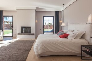 7 quartos, ferros/tábuas de passar roupa, berço de viagem