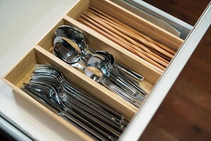 Villa – deluxe | Eget tekjøkken | Kjøleskap, mikrobølgeovn, ovn og kokeplater