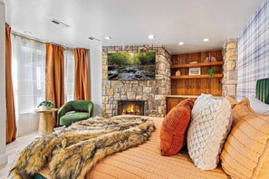 7 Schlafzimmer, Schreibtisch, Bügeleisen/Bügelbrett, Reisekinderbett