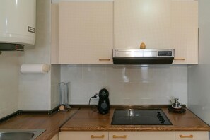 冷蔵庫、電子レンジ、オーブン、食器洗い機