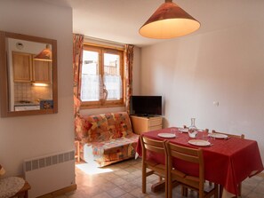 Dining - Cozy apartment in Aussois for 3/4 guests, near shuttles (Aussois)
